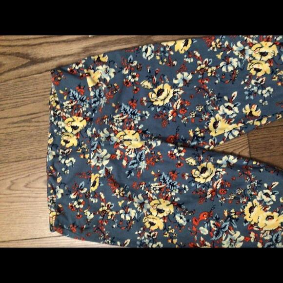 LuLaRoe Leggings Slate blue with Flowers Tall &Curvy - Picture 2 of 6